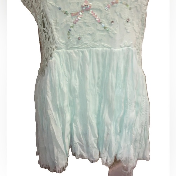 BKE Womens Large Green Sequin Pleated Lace Racerback Long Top Preowned EUC - Picture 3 of 12